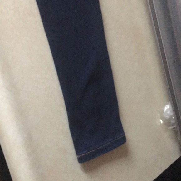 Levi’s - Picture 2 of 5